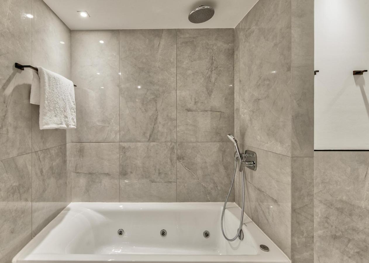 Bitzaro Boutique Hotel Закинтос Екстериор снимка